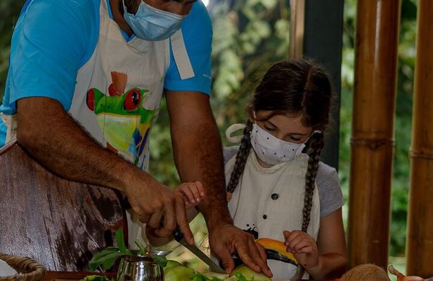 Manuel Antonio Local Cooking Class with Botanical Garden Tour