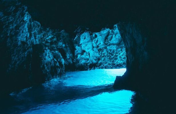 Blue Cave Full-Day Boat Tour with Hvar and 5 Islands