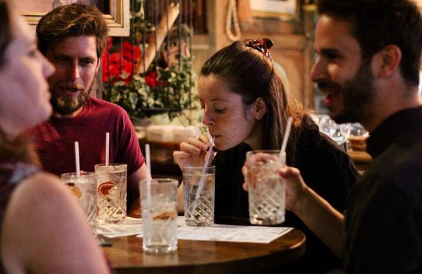 London: History of Gin Guided Tour with Tasting in a Small Group