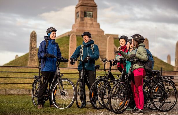 Guided EL-Bike tour in the city of Haugesund and Coastal path