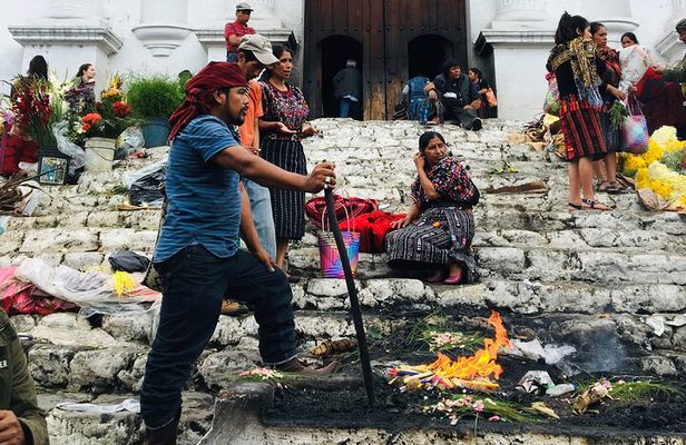 Lake Atitlán and Chichicastenango market tour
