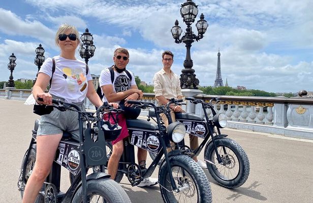 Paris Sightseeing Family Friendly Guided Electric Bike Tour