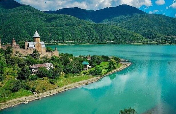 Kazbegi Amazing Tour