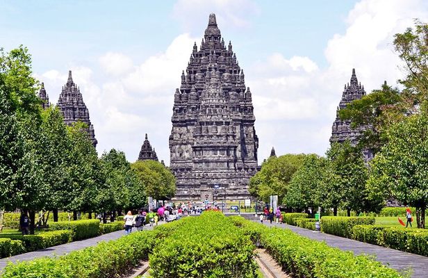 The Hindu Realms of the Prambanan