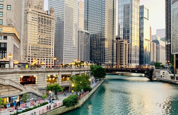 Chicago Tour with Driver and tour Guide