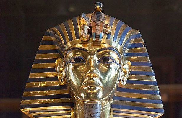 Full Day Tour To Giza Pyramids And The Egyptian Museum