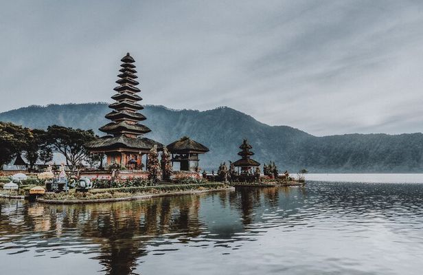 Bedugul Tour, Tanah Lot Temple with Kecak Show & Sea Food Dinner by Ocean View