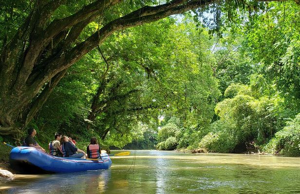Peñas Blancas River: Wildlife Safari Experience by Raft