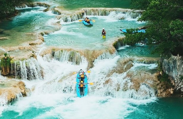 Kayaking Mreznica Waterfalls close to Plitvice Lakes