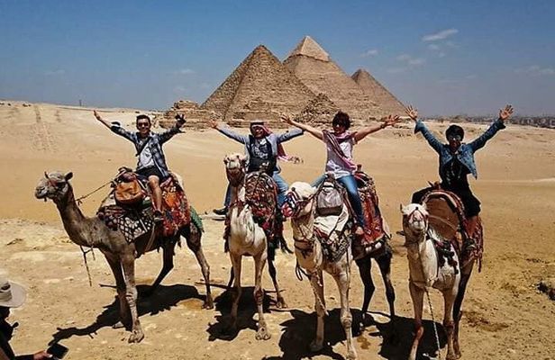 Pyramids of Giza-Saqqara-Dahshur and Memphis Private Day Tour