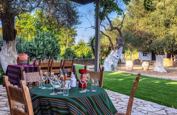 Private: Jeep Safari in 2 Wineries and Samaria Gorge with Lunch