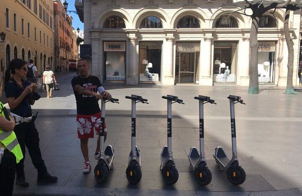 Historical Tour of the Statues of Rome by Electric Scooter