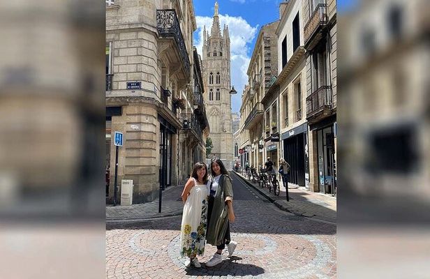 Bordeaux City - Private Guided Walking Tour with Local Sophia