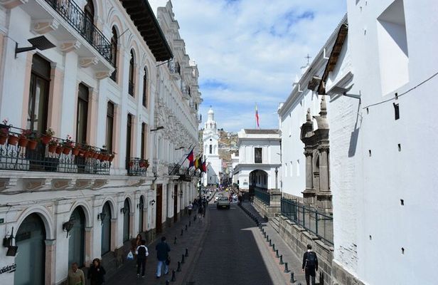 Quito on foot: A feast of art, history, flavors and traditions