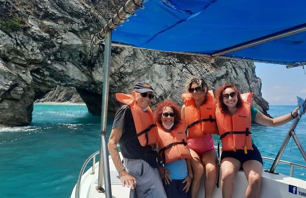 Isla Tortuga Adventure tour from Jaco -full day