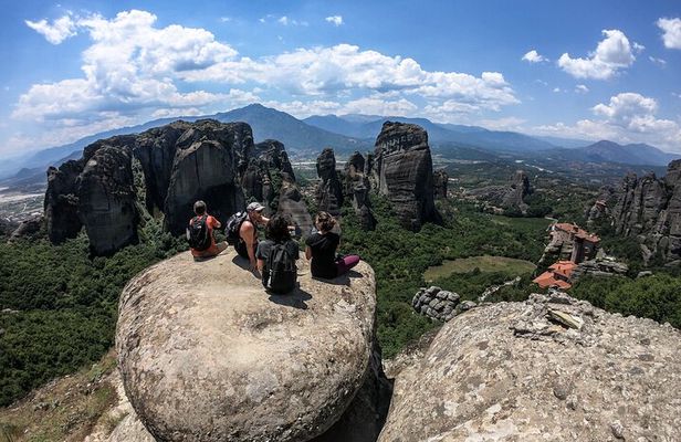 Meteora Morning Sightseeing Tour with Hotel Pick Up