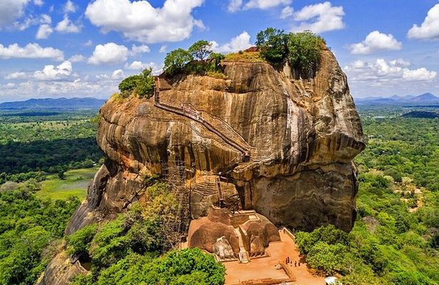 Sigiriya Day Tours with Sri Lanka Friendly Driver