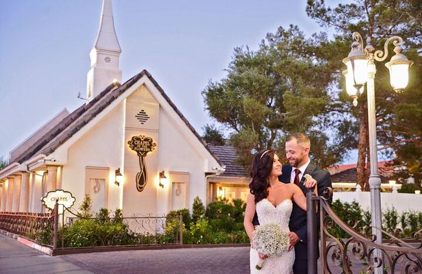 Las Vegas Vow Renewal Package