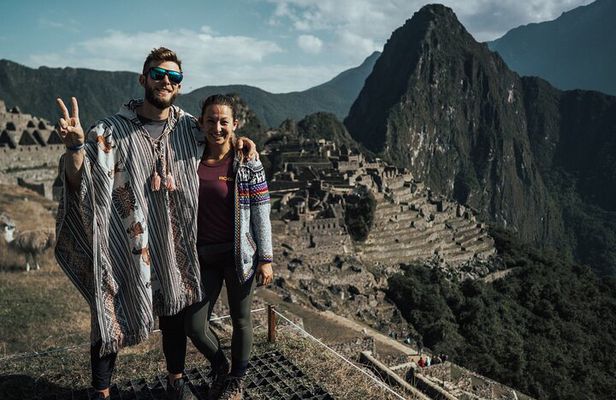 Small-Group 3-day Cusco Tour to Sacred Valley, Machu Picchu & Rainbow Mountain