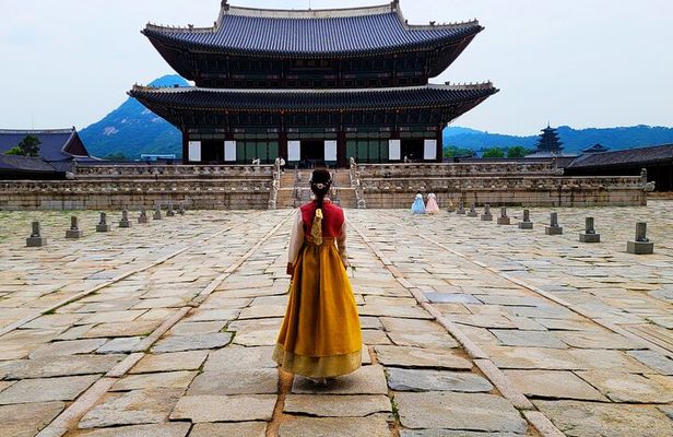 Gyeongbokgung Palace and Seoul highlights (Small group)