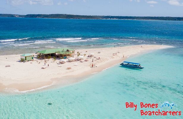 Billy Bones St. Maarten Getaway , Snorkeling with Turtles