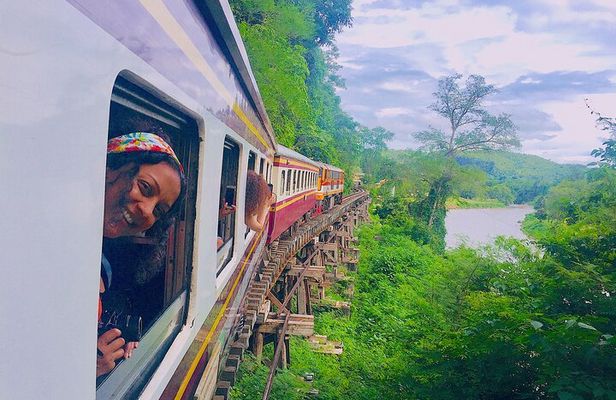 Private Tour : Bridge over River Kwae and Death Railway
