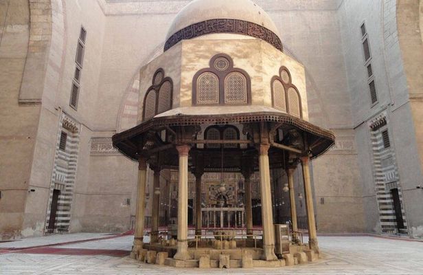 Discover The Historical Mosques In Cairo