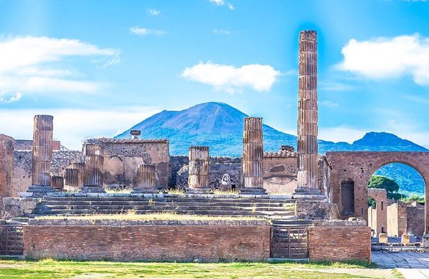 Semi - Private Tour of Pompeii with an Archaeologist