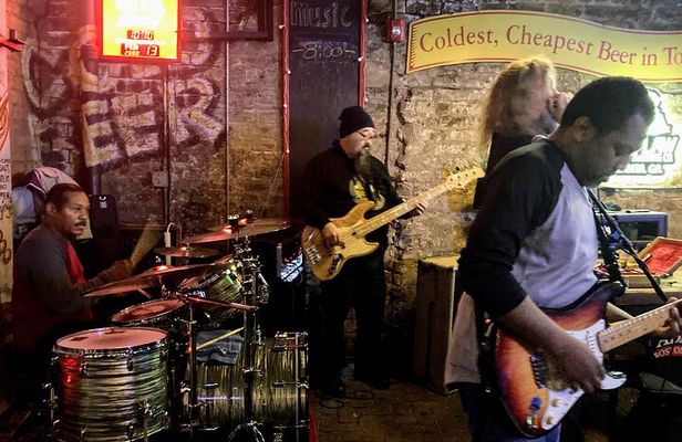 Savannah Live Music Walking Experience