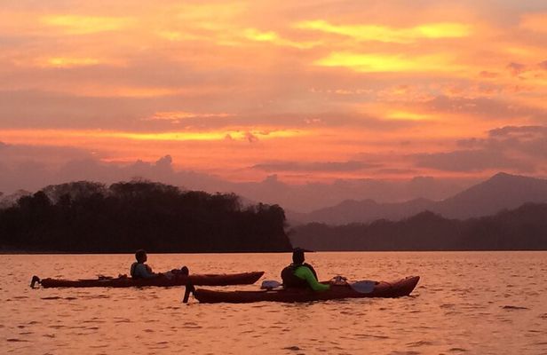 Paquera Sunset and Full Moon Kayak Tour