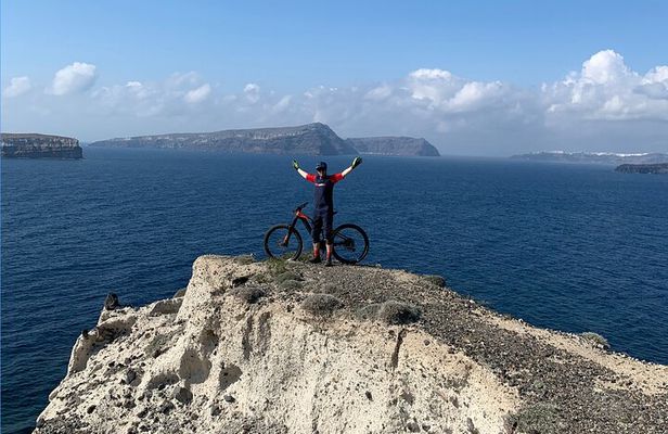 Private Electric Mountain Bike Experience and Tour in Santorini