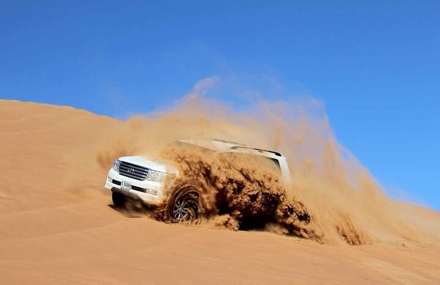 Deluxe Dubai Desert Safari with BBQ Dinner