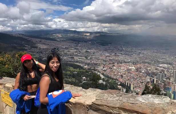 Bogotá Tour: Monserrate, Food, City Walk & Gold Museum or Botero