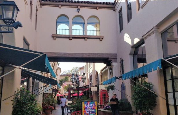 Santa Barbara Scavenger Hunt Walking Tour and Game