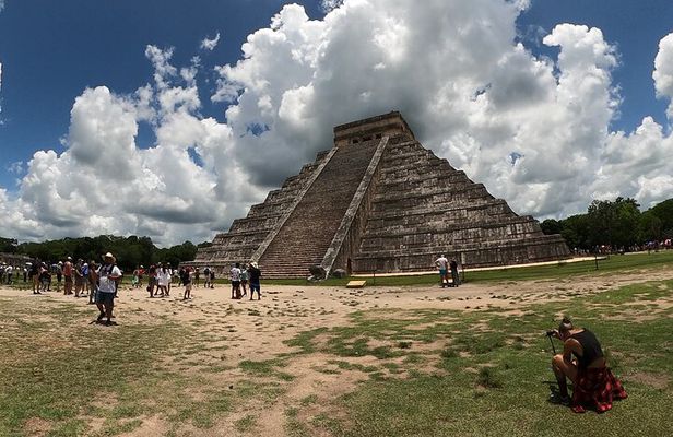 Private tour from Holbox Island to Chichen itza and cenote