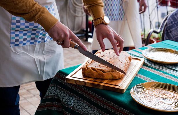 Kotor private cooking class with lunch and Old town guided tour