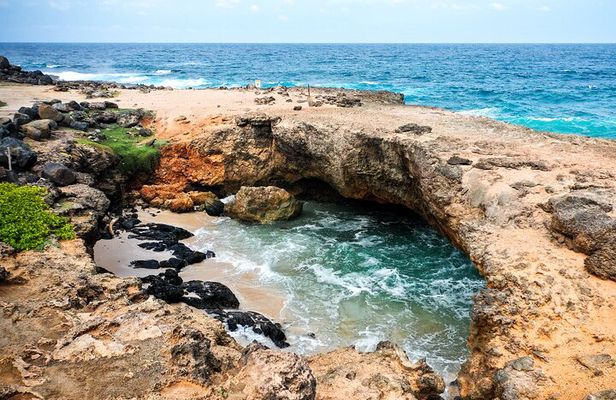 Aruba Off-Road Safari Tour to Natural Pool