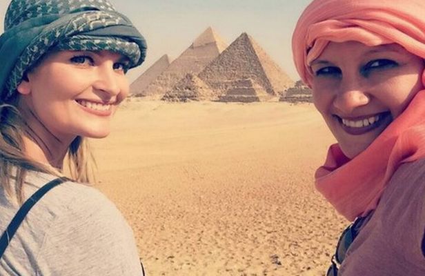 Cairo Layover Tour to Pyramids & Sphinx from Cairo Airport