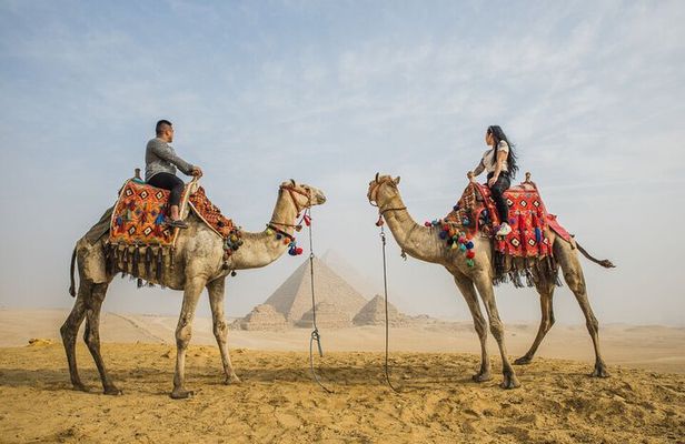 Private Tour from Cairo to Giza Pyramids, Sphinx, Saqqara and Dahshur with Lunch
