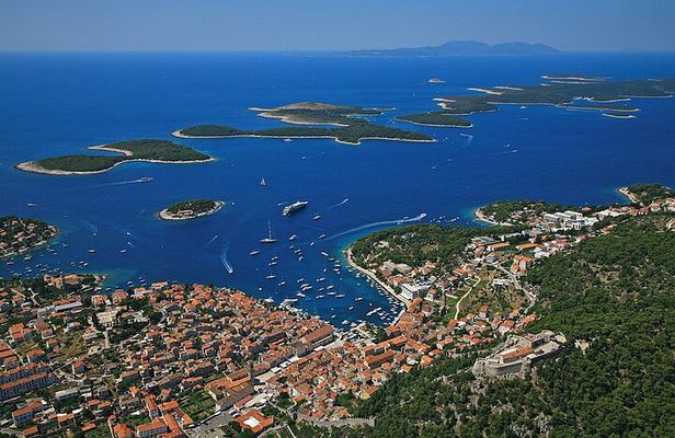 Dalmatian route - Panoramic flight over Brač, Hvar, Šolta & Split from Brač