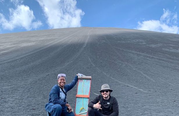 SANDBOARDING Cerro Negro Volcano, León NIcaragua.