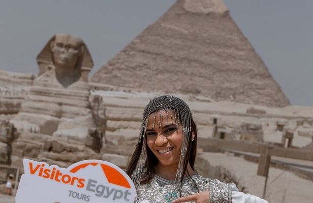 Private tour at The Pyramids & Sphinx by Camels in Cairo 