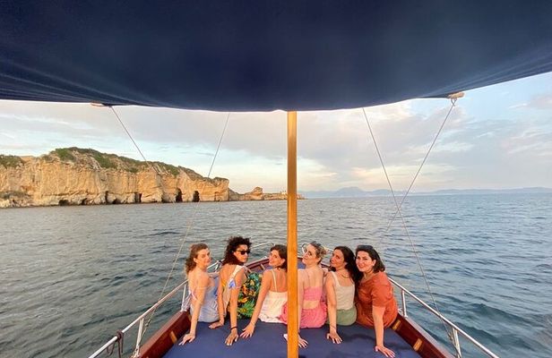 Classic Boat Tour of Naples Bay