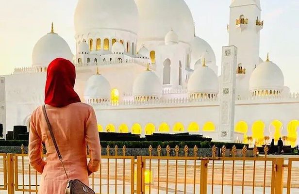 Guided Abu Dhabi City Tour with Sheikh Zayed Grand Mosque