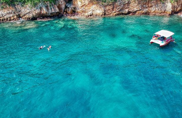 Sun, Sea & Streets: Beach Day + Snorkel Adventure & City Tour