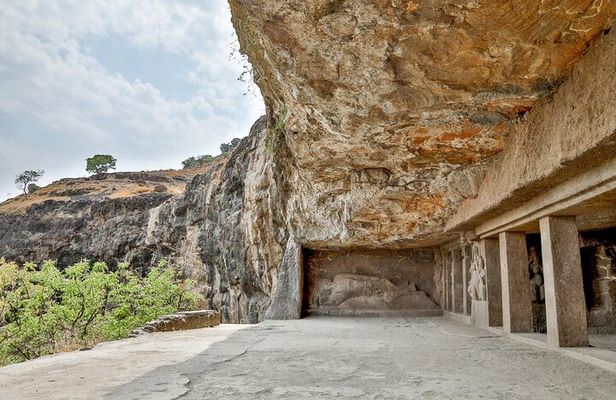 Ellora Caves & Daulatabad Fort Day Trip From Aurangabad