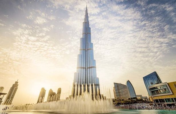 Burj Khalifa At The Top & Underwater Zoo Aquarium with Transfer