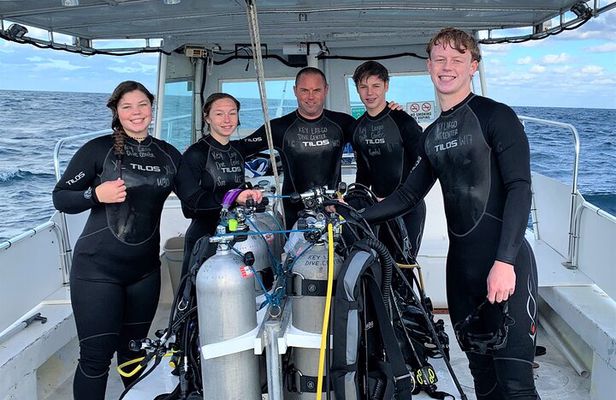 Discover Scuba Diving Course Pool Training Session in Key Largo.