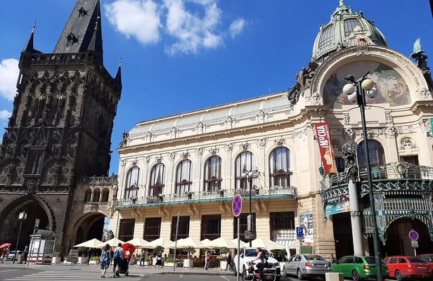 Prague´s Old Town and Charles Bridge Private Walking Tour (Right Riverbank)