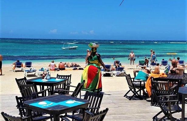 Private Shuttle to Bamboo Blu Beach Club from Ocho Rios